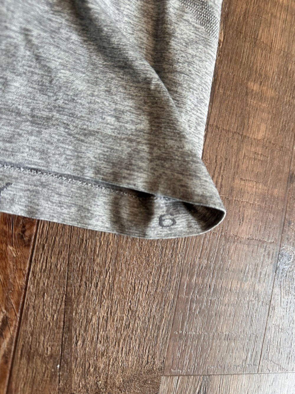 Lululemon grey long sleeve swiftly tech - Picture 4 of 4